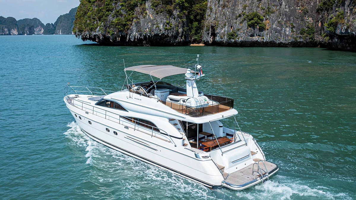 Аренда моторной яхты Princess 65 Oceana на Пхукете